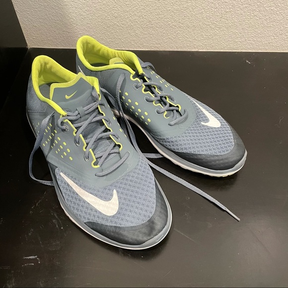 Nike athletic shoes - Picture 1 of 7